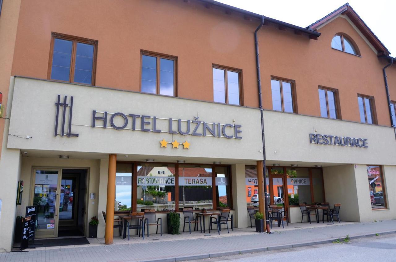Hotel Luznice Plana nad Luznici Екстер'єр фото